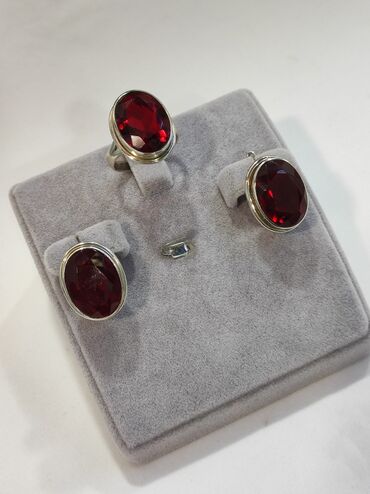 серебряный комплект с красными камнями: Серебряный Комплект с камнями Гранат Производитель Индия Серебро 925