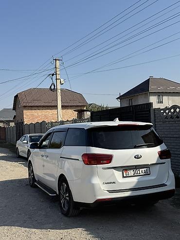 мини ман: Kia Carnival: 2018 г., 2 л, Автомат, Дизель, Минивэн — 4