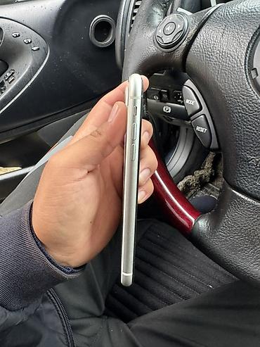 Техника и электроника: IPhone 11, Б/у, 128 ГБ, Белый, Защитное стекло, Чехол, 92 % — 4