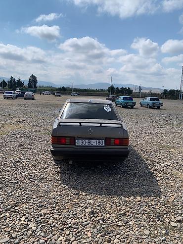 mercedes 210 ehtiyyat hissəsi: Mercedes-Benz 190: 2.3 l | 1991 il Sedan — 6
