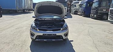 Kia: Kia Rio X-Line, gümüşü rəng, şəhər-krossover üslubunda hatchback — 9
