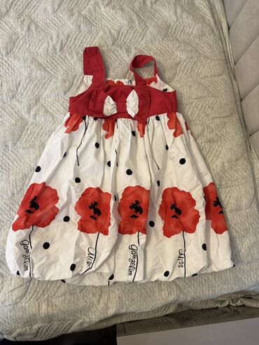 Donlar: Uşaq geyimləri dəsti – 4 ədəd 1) Qırmızı don + qulaqlı yaxalıq - — 4