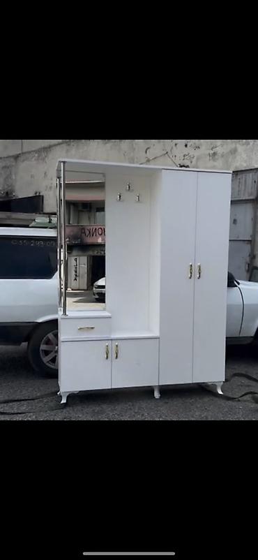шкаф в прихожей: Ağ rəngli dəhliz mebeli – aynalı və çoxfunksiyalı - Kompozisiya — 1