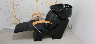 bundica bez boje beauty: Potpuno nova sanponjera i stolice za frizere