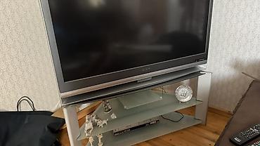 projeksiyon: Sony BRAVIA televizor + şüşə/stend komplekti - Marka/model: Sony — 6