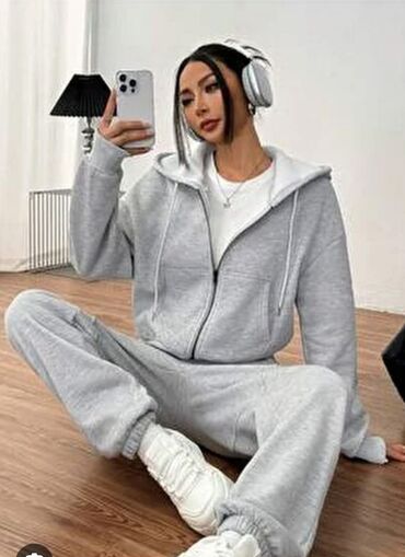 İdman geyimləri: Unvan Gəncə şəhəri. Qadınlar üçün kapüşonlu idman dəsti - 2 — 5