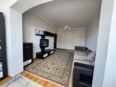 продается 3 комнатная квартира политех: 3 бөлмө, 82 кв. м, 106-серия, 8 кабат, Евроремонт
