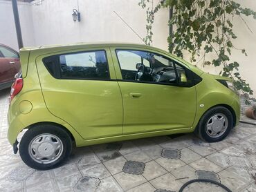 maşın sexi: Chevrolet Spark: 0.1 l | 2012 il | 56000 km Hetçbek