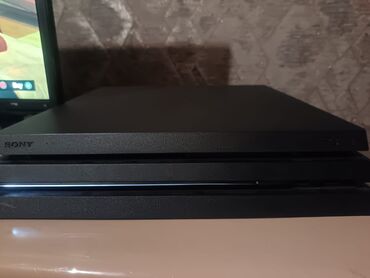 ps4 icare: Pirisdişin 4 pro yaddaş 1 tb 10 oyun