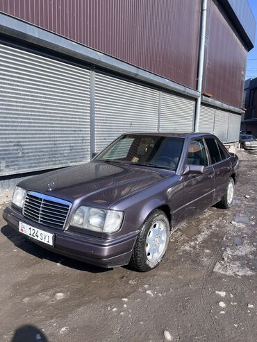 Mercedes-Benz: Mercedes-Benz 220: 1993 г., 2.2 л, Механика, Бензин, Седан