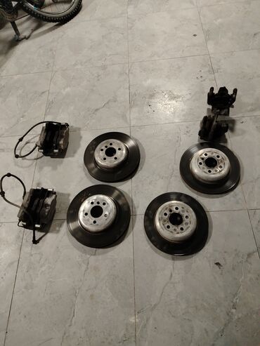 купить плейстейшен 5: Продаю тормозные диски с суппортами (передние и задние) от BMW X5 2019