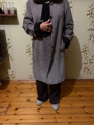 gün eynekleri: Qadınlar üçün zərif üst geyimi – palto - Rəng: boz (naxışlı