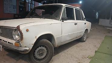 lada 07: VAZ 2101 “Jiquli” sedan - Kuzov: ağ rəng, 4 qapı, xrom bamperlər — 1