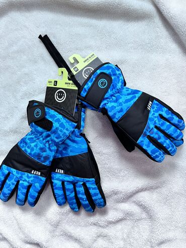 спортивный форма: Лыжные перчатки 1 пара
Размеры M. L