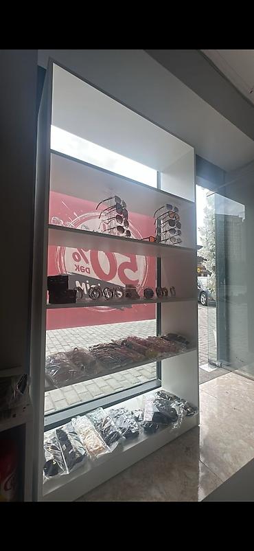 4 ayaqli celik: Bunlar hamısı birgə satılır kamera 3ədədir manitoru var qiymət hamısı — 3