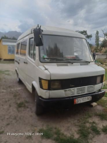 кочкор авто: Mercedes-Benz : 1990 г., 2.3 л, Кол менен иштөөчү, Дизель, Бус — 1