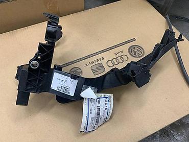 4x98 r16: NOSAC PREDNJEG LEVOG FARA ZA AUDI A4, S4 - 8K080608B | Nosac — 1
