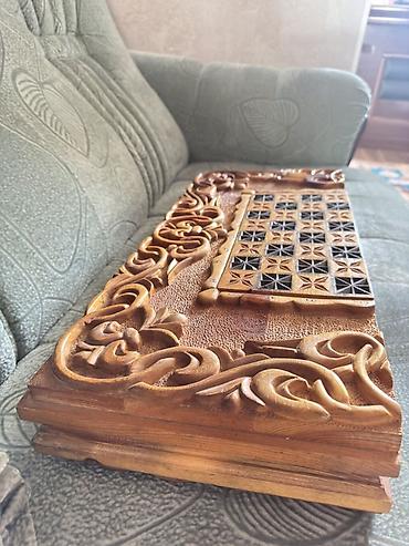 Шахматы: Резная деревянная шахматная доска-ларец Цена Договорная. - Материал — 3