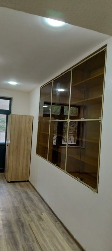 Sifarişlə ofis dəst mebeli: Mebel istehsalı və quraşdırma xidməti - Ofis masaları: İki rəngli — 41