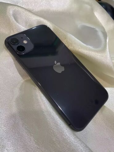 Apple iPhone: IPhone 11, Б/у, 64 ГБ, Черный, Защитное стекло, Чехол, 73 %