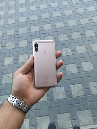 Xiaomi: Xiaomi Mi A2 Lite, 32 GB, rəng - Qızılı, 
 Düyməli, Barmaq izi, İki sim kartlı