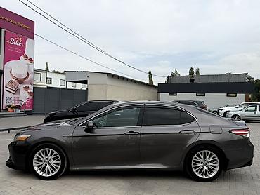 Транспорт: Toyota Camry: 2018 г., 2.5 л, Автомат, Гибрид, Седан — 3