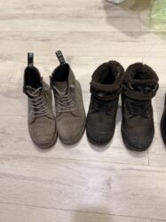 отдам даром детскую кроватку: З пары обуви на мальчика/размер 34 Зима/деми/туфли школьные Отдам за