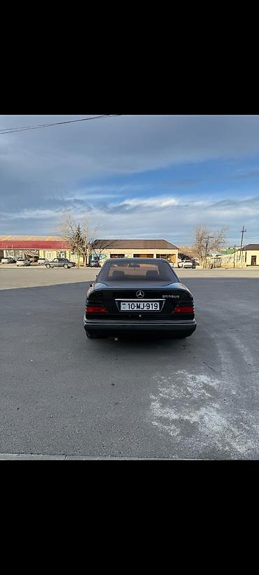 Mercedes-Benz: Mercedes-Benz W124: 2.2 l | 1994 il Sedan — 9