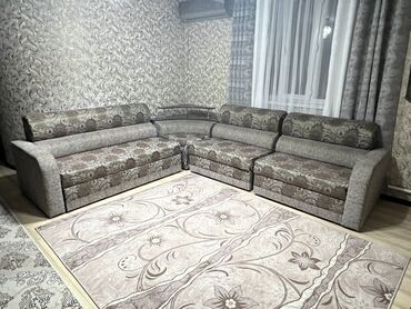 Угловые диваны: Продаю угловой диван, использовали только в летний период, практически — 7