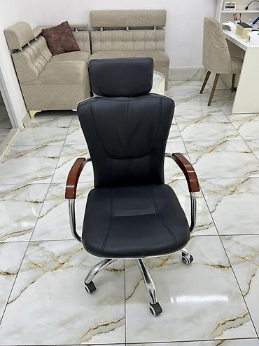 mega mebel: Ofis kreslosu – başaltılı, dərimsi örtüklü - Rəng: qara - Material — 1