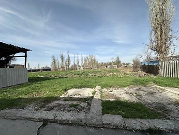 Продажа коттеджей и домов: Продаю дом с участком 21 сотки. Ысык Атинский район. Все документы в — 8