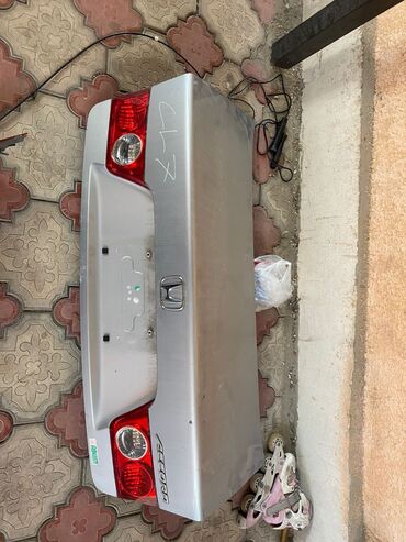 багажники степ: Крышка багажника Honda 2005 г., Б/у, цвет - Серебристый,Оригинал