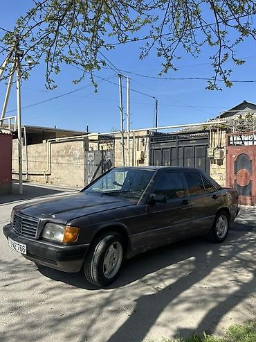 mercedes 180 b: Mercedes-Benz 190 (W201): 2 l | 1991 il Sedan — 4