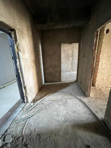 Yeni tikili: Studiya, Yeni tikili, 84 kv. m — 2