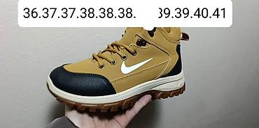 Gležnjače: 2200 dinara 
Cipele,cizme
mn — 5