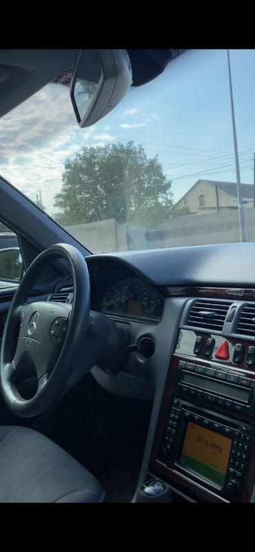 Mercedes-Benz: Mercedes-Benz E 320: 3.2 l | 2000 il Sedan — 9