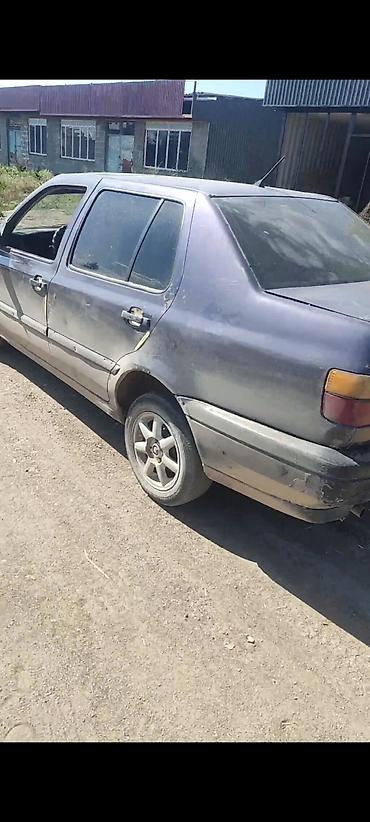 Volkswagen Vento: 1994 г., Седан