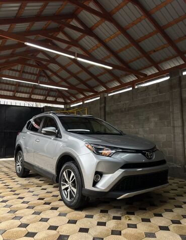 Toyota: Toyota RAV4: 2018 г., 2.5 л, Автомат, Бензин, Кроссовер