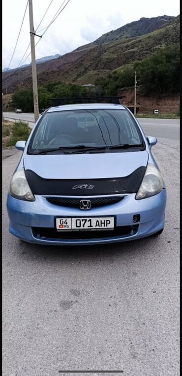 машины за 100000: Продается Хэтчбек Honda Fit синего цвета. 2002г. Обьем 1,3 Влажение