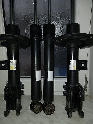 Ehtiyat hissələri: Hyundai/Kia üçün MANDO amortizator dəsti - Brend: MANDO (orijinal — 2
