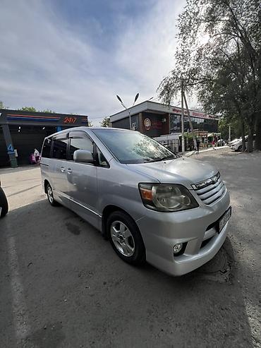 вокси ноах: Toyota Noah: 2002 г., 2 л, Автомат, Бензин, Минивэн — 1
