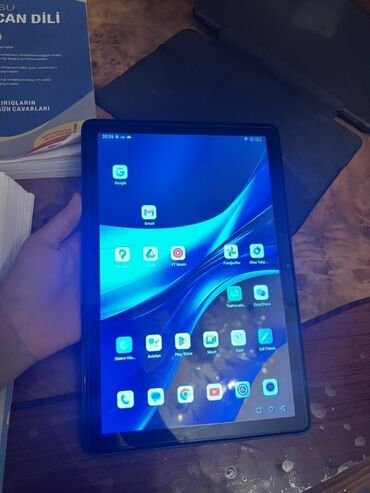 Masaüstü kompüterlər və iş stansiyaları: Blackview tərəfindən istehsal olunan bu qara rəngli planşet, geniş
