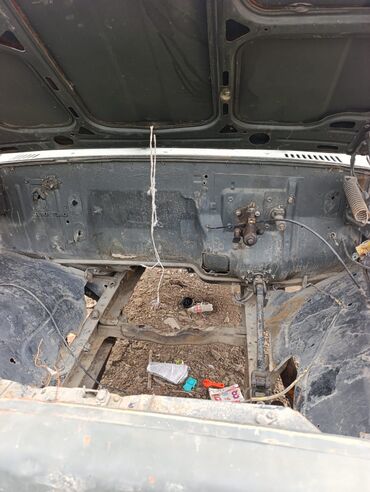 Yük maşınları: Yük maşını – klassik ZIL tipli, arxa bortlu kuzov Xüsusiyyətlər: - — 10