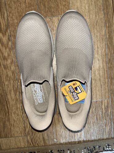 skechers кроссовки: Кроссовкалар, 40.5, Skechers, Жаңы, түсү - Саргыч боз, Өзү алып кетүү