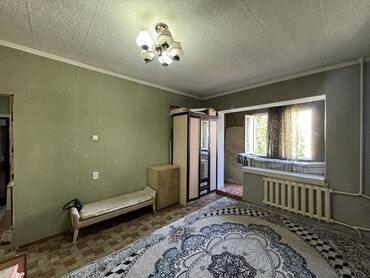 продаю 1 комнатный квартира: 1 бөлмө, 33 кв. м, 106-серия, 6 кабат, Эски ремонт