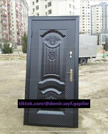 Giriş qapıları: Seyf qapılar Münasib qapılar Dəmir qapı Ev qapıları Çol qapısı -da lalafo.az — 10 Giriş qapıları: Seyf qapılar Münasib qapılar Dəmir qapı Ev qapıları Çol qapısı — 10