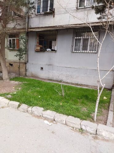 Kommersiya daşınmaz əmlakının satışı: Obyektə yararlı mənzil satılır. Elmlər akademiyası metrosuna yaxın 5/1 — 2
