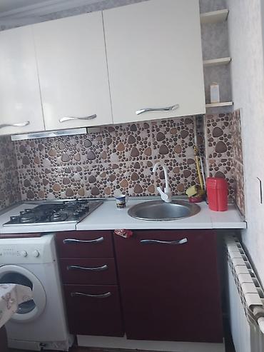 iceriseher ev satilir: Bakı, 3 otaqlı, Köhnə tikili, m. Neftçilər, 55 kv. m — 2