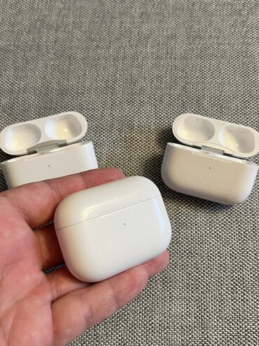 airpoda: Apple Airpods Pro 2 caseler hec bir problemleri yoxdu Tam Original