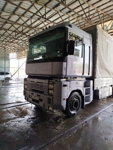 Грузовой транспорт: Тягач, Renault, Тентованный